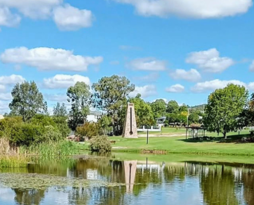 Stanthorpe Big Thermometer along Quart Pot Creek Stanthorpe Big Thermometer along Quart Pot Creek